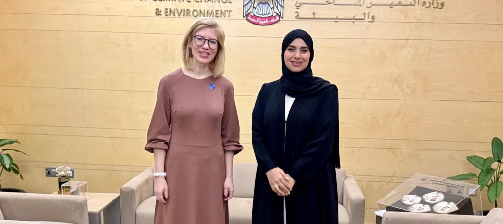 Minister Piret Hartman Araabia Ühendemiraatide kliimamuutuste- ja keskkonnaministri Amna Al Dahak Al Shamsiga.jpeg