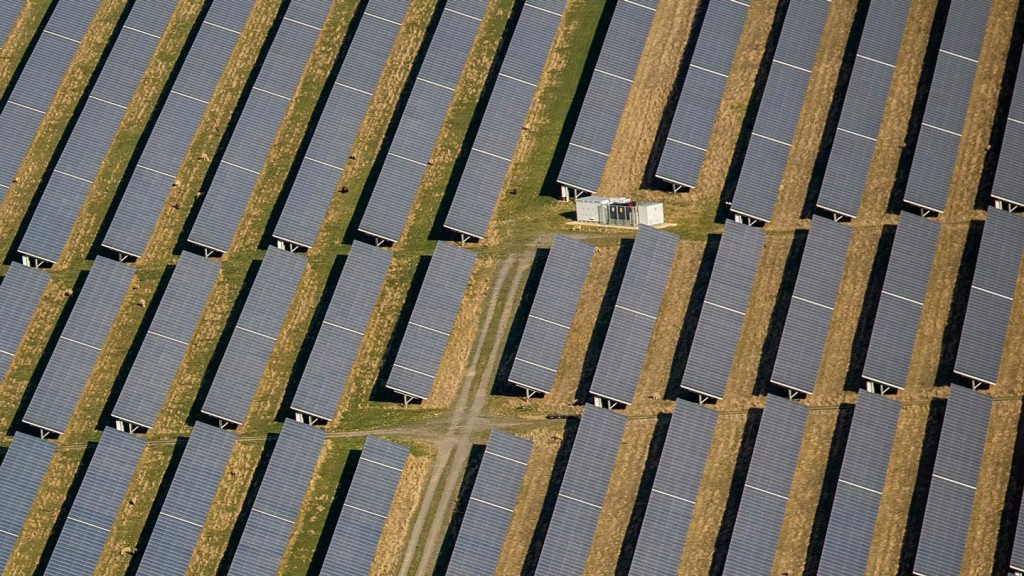 solar-farm-6619504-pixabay-TheOtherKev-1440x810.jpg